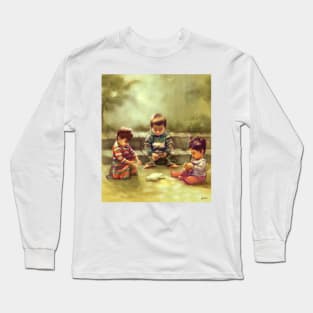 Three kids feeding a pidgeon Long Sleeve T-Shirt